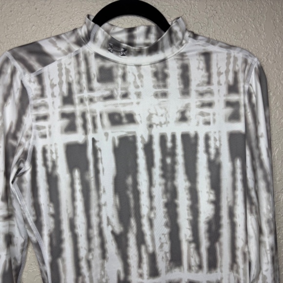 Under Armor White Gray Cold Gear Mock Fitted Pullover Top Women's Size Large - Picture 3 of 11